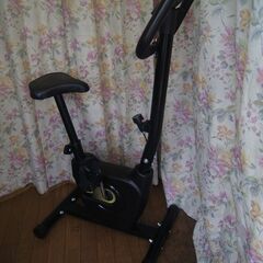 ★新品同様60日動作保証フイットネスバイク★操作が簡単で誰でも使ます★★貴方に適したマグネット無段階自由負荷とベルト駆動によるスムーズな回転と静音性を実現☆彡の画像