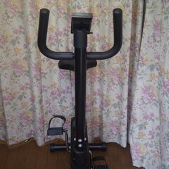 ★新品同様60日動作保証フイットネスバイク★操作が簡単で誰でも使ます★★貴方に適したマグネット無段階自由負荷とベルト駆動によるスムーズな回転と静音性を実現☆彡の画像