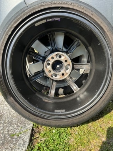 車のパーツ タイヤ、ホイール