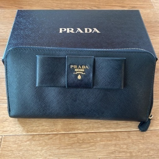 【PRADA】SAFFIANO  財布