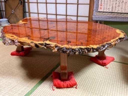 カリン製のテーブル【中古】
