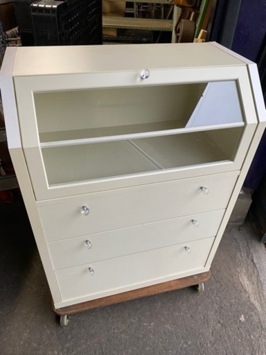 ショーケース付チェスト