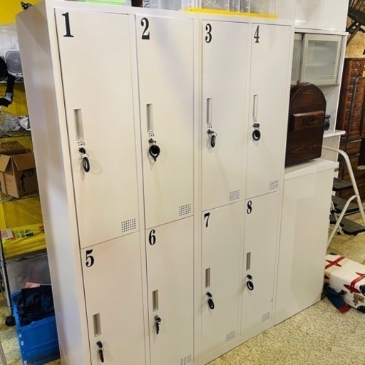 《売約済》【武蔵小山店】 【実質表示価格より最大２０％お値引き！！】 ロッカー　衣類収納　オフィス　ワードローブ　ハンガー　4人用　2点セット　検　8人　事務所　スマイル　更衣室　スチール　ホワイト
