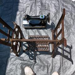 7月末 最終価格　レトロアンティーク　三菱電機　ソーイングマシーンＨＡ1
足踏み鉄脚セット　の画像