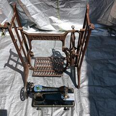 7月末 最終価格　レトロアンティーク　三菱電機　ソーイングマシーンＨＡ1
足踏み鉄脚セット　の画像