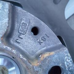 車のパーツ タイヤ、ホイールの画像