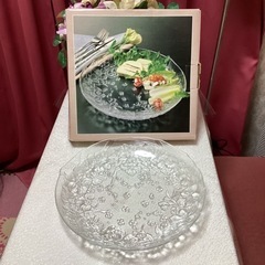 【未使用　カメイガラス花柄大皿】