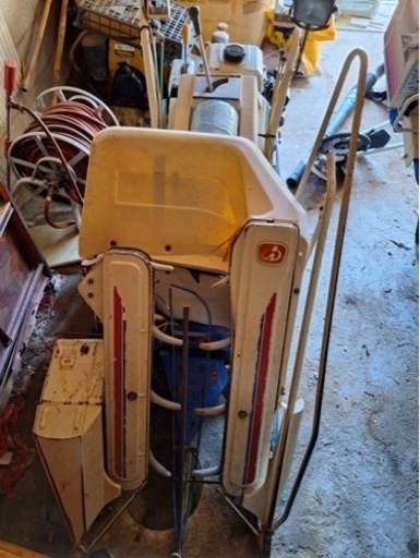 稲刈り機(農機具)