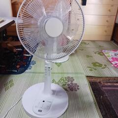 扇風機リモコン付きです。