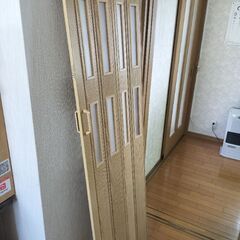 アコーディオンドア
