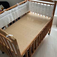 受渡予定【オマケ付】木製ベビーベッドの画像