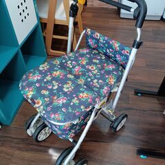 象印ベビー　シルバーカー　　サイズ（約）幅42×奥56×高86　...