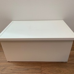 売ります！白い収納ケース1個〜の画像