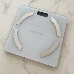 新品　casa lomaya ヘルスメーター　体重計　薄型　USB充電式　電池不要 登録人数制限なし　スマホ対応の画像