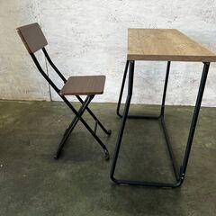 【ジモティ限定特価】【IRIS OHYAMA】 アイリスオーヤマ アイアンウッドデスク & 【DCM】 DCM 折りたたみイス セットの画像
