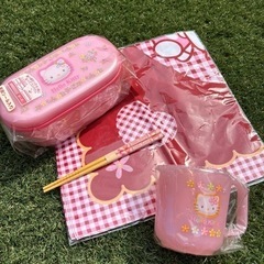 【新品】🌸Hello Kitty 2段お弁当箱（箸付）・メジャー...