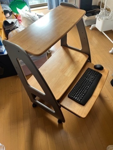 パソコンデスク、パソコンラック
