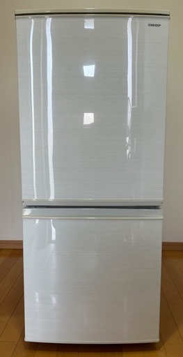 【希望があれば、家の前まで配送します】 SHARP 冷蔵庫 137L ⭐SJ-D14D-W 2018年製