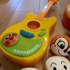アンパンマンおもちゃ　ぬいぐるみ　ギター　おままごとセットの画像