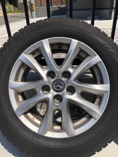 車のパーツ タイヤ、ホイール　205  60   16