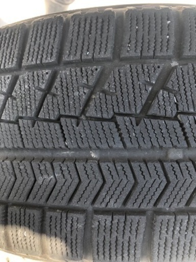 車のパーツ タイヤ、ホイール　205  60   16