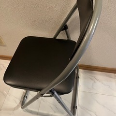 パイプ椅子