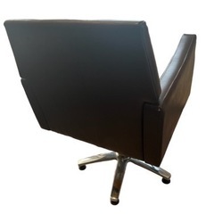 美容室で使う椅子の画像