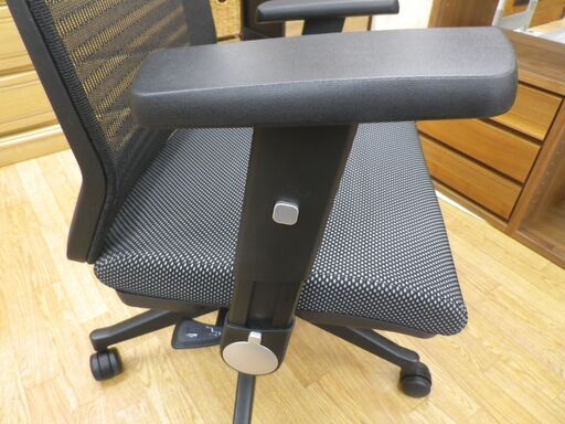 デスクチェア コイズミファニテック JG41481BK 座面昇降 肘掛け高さ調節可能 キャスター付き ブラック 背面メッシュ エルゴノミックチェア オフィスチェア OAチェア 椅子 札幌 西岡店 デスクチェア コイズミファニテック JG41481BK 座面昇降 肘掛け