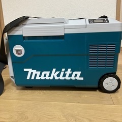 マキタ製（makita製） 充電式保冷温庫CW180Dモデル。炎天下の現場で