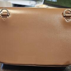 新品 牛革 小さめのスクエアバッグの画像