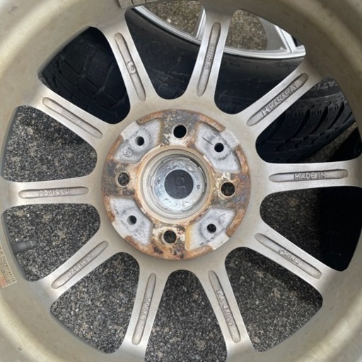 車のパーツ タイヤ、ホイール