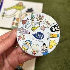 でこぼこフレンズ　シールと缶の画像