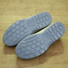 未使用保管品 ミドリ安全 安全靴 23.0cm EEE ベージュ×グリーン 革製 抗菌・防臭 SEF CE0208005 MI 札幌市 清田区 平岡の画像