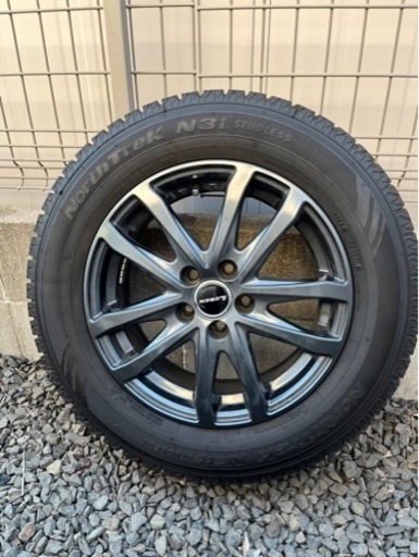 車のパーツ タイヤ、ホイール