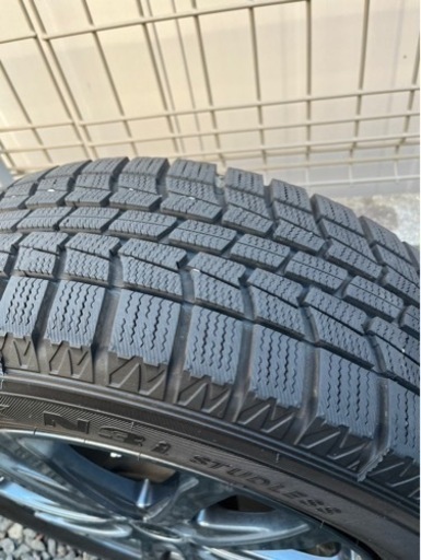 車のパーツ タイヤ、ホイール
