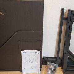 パソコンデスクの画像