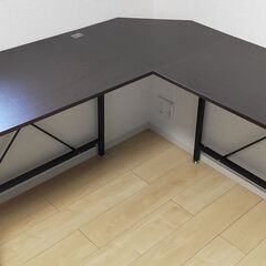 パソコンデスクの画像