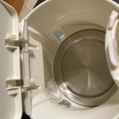 tーfal湯沸かしポット中古　木製の椅子と一緒で無料の画像