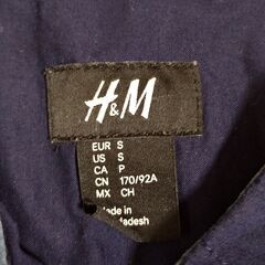 （値下げ）H&M　襟付きシャツ　紺色　Ｓサイズ　中古の画像