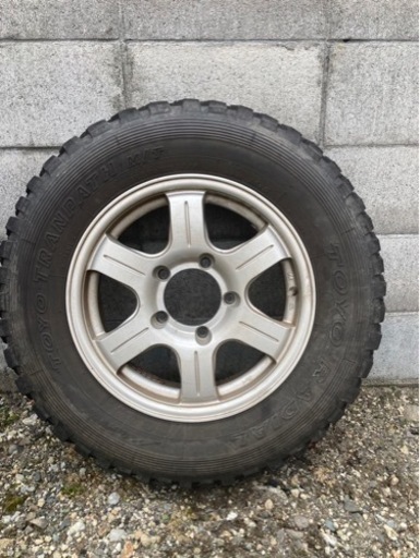 車のパーツ タイヤ、ホイール