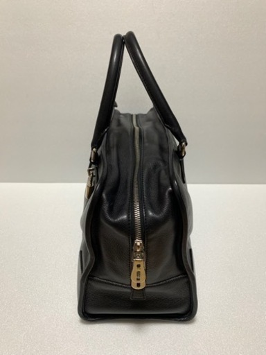 LOEWE ロエベ　アマソナ　黒色レザー　アナグラム型押し　カデナ　エンボスレザー　ミニボストン　ハンドバッグ　正規品　29万円で購入