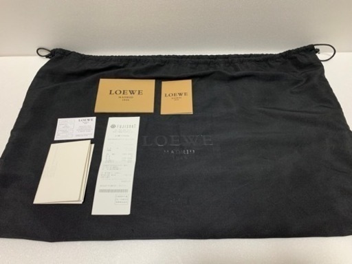 LOEWE ロエベ　アマソナ　黒色レザー　アナグラム型押し　カデナ　エンボスレザー　ミニボストン　ハンドバッグ　正規品　29万円で購入