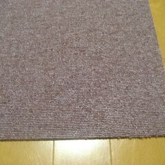 日本製タイルカーペット厚み6.5㎜・1枚２００円・在庫１３枚（１４４８）未使用品の画像