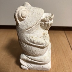 バリ島風カエルお香立て+お皿　　敷石とお花付きの画像