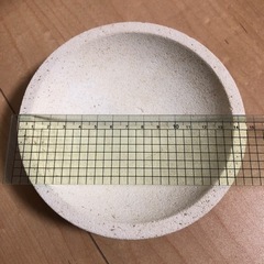バリ島風カエルお香立て+お皿　　敷石とお花付きの画像