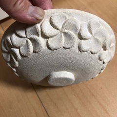 バリ島風カエルお香立て+お皿　　敷石とお花付きの画像