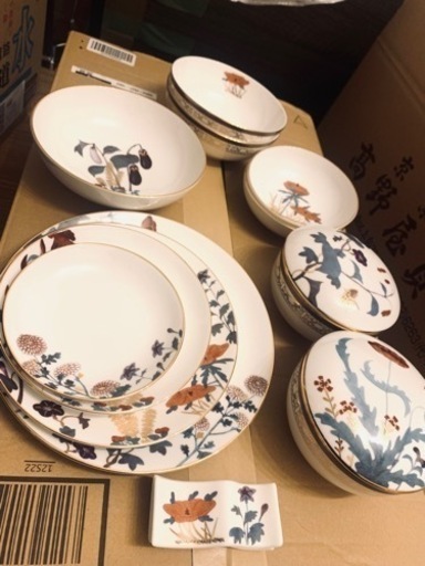 韓国　高級陶磁器　草虫図