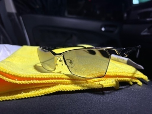 サングラス、色眼鏡