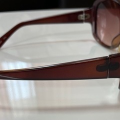 サングラス　茶色　ブラウン　ギャル　日差し避け　運転　旅行　海　川　レジャーの画像