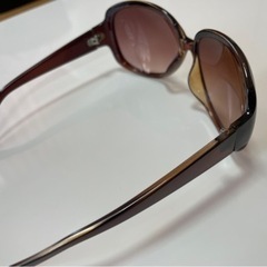 サングラス　茶色　ブラウン　ギャル　日差し避け　運転　旅行　海　川　レジャーの画像